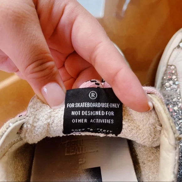 Golden Goose: super-star sneakers with glitter upper and white star